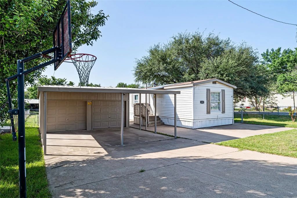 4001 Gloria Drive, Granbury