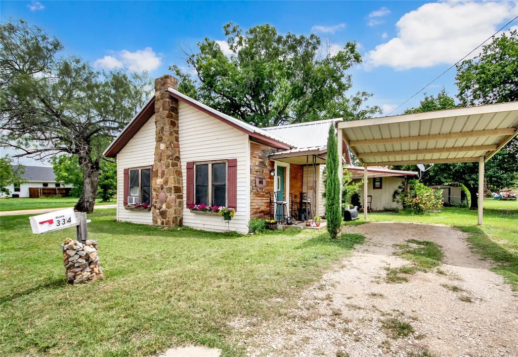 334 N Knox Street, Jacksboro