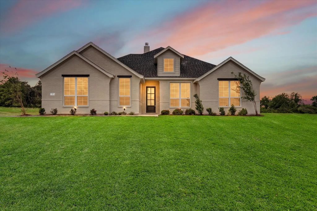 317 Skeen Peak, Springtown