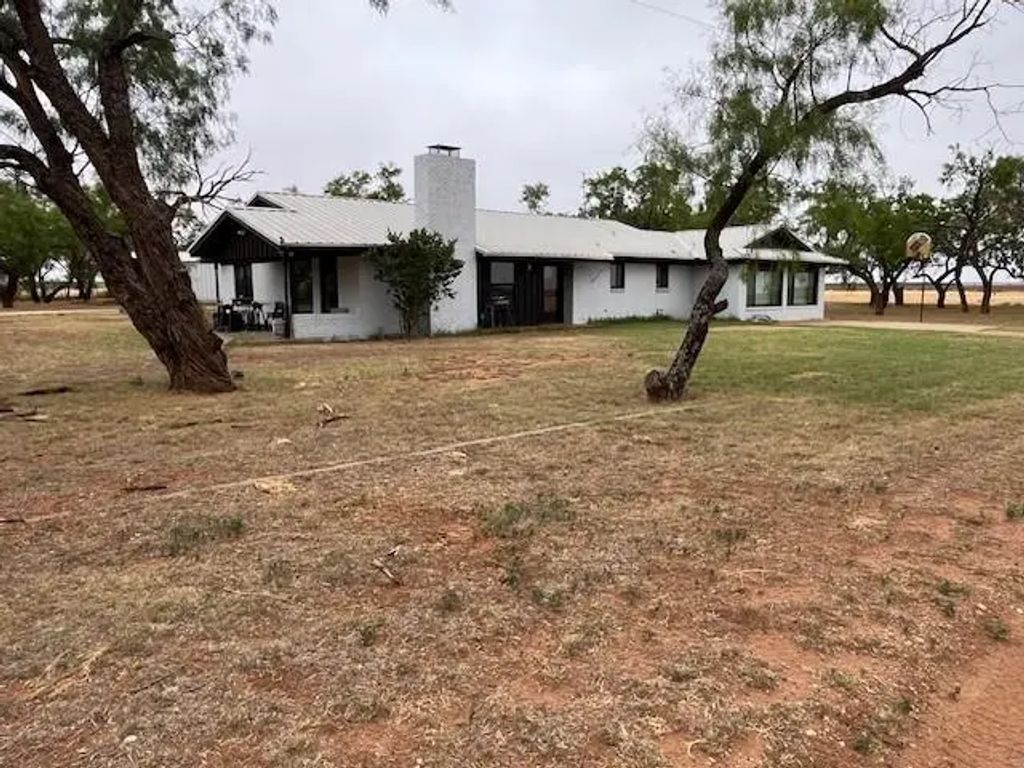 155 County Road 409, Roby