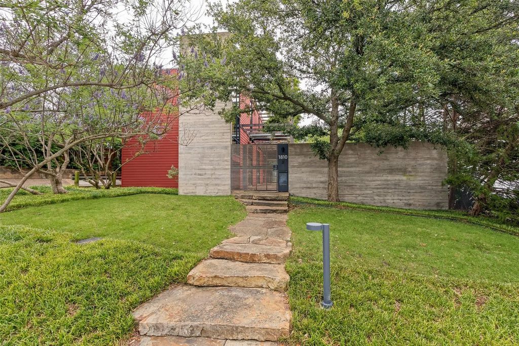 1810 Bermuda Street, Dallas