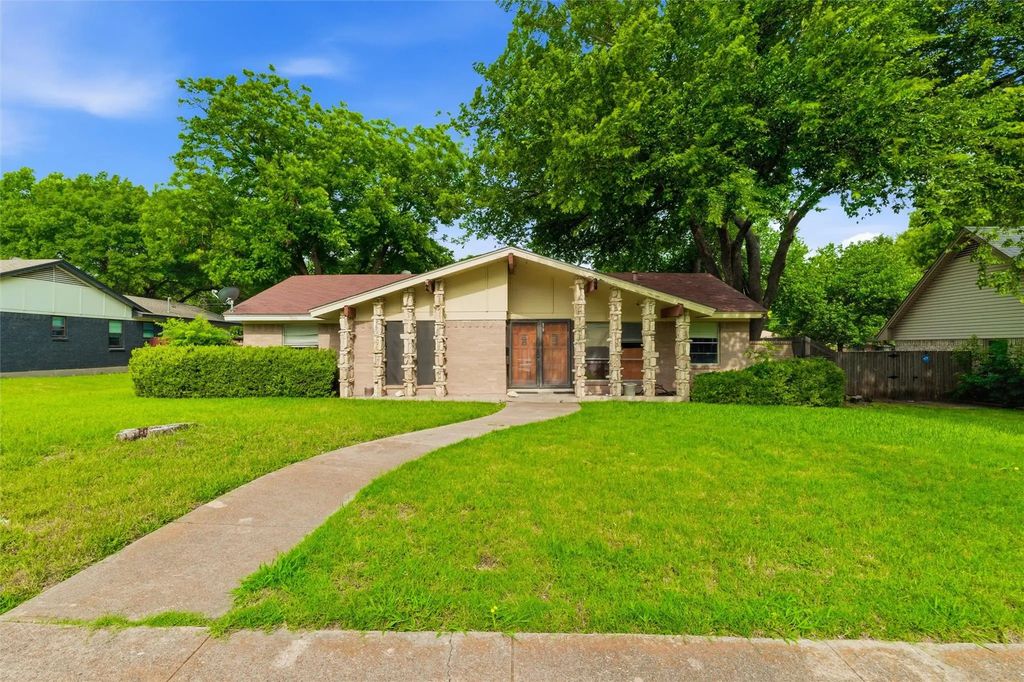 829 Ray Andra Drive, DeSoto