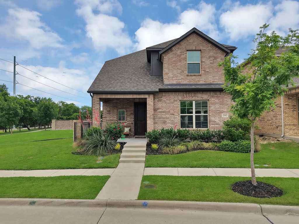 2502 Westbank Trail, Garland