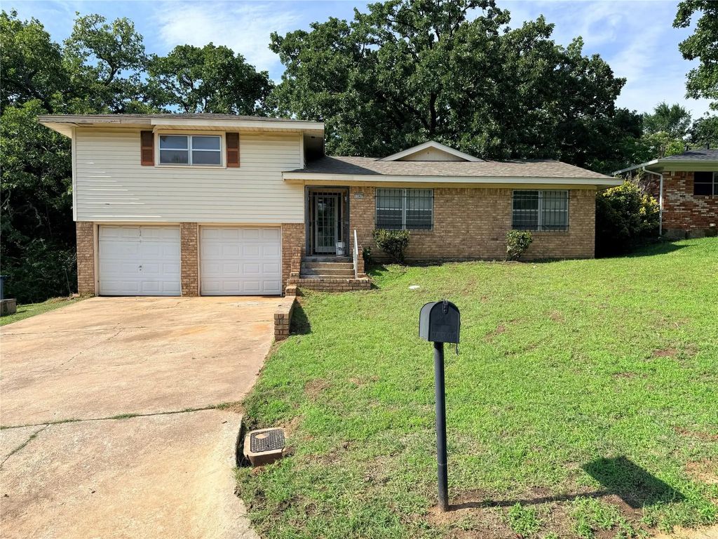 1347 Crestview Drive, Denison