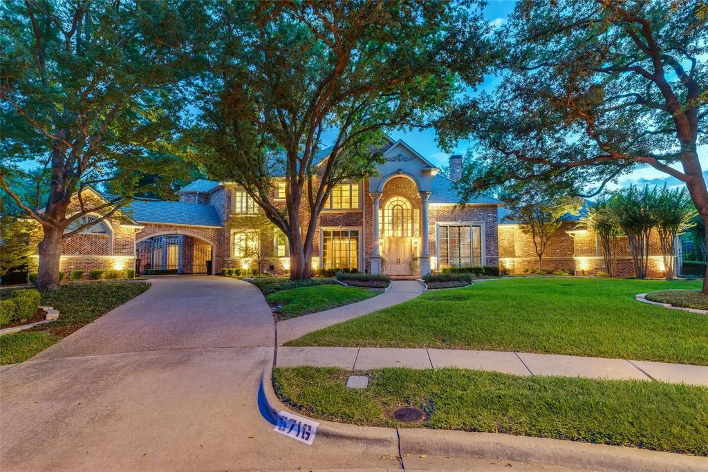 5716 Broken Wood Court, Plano