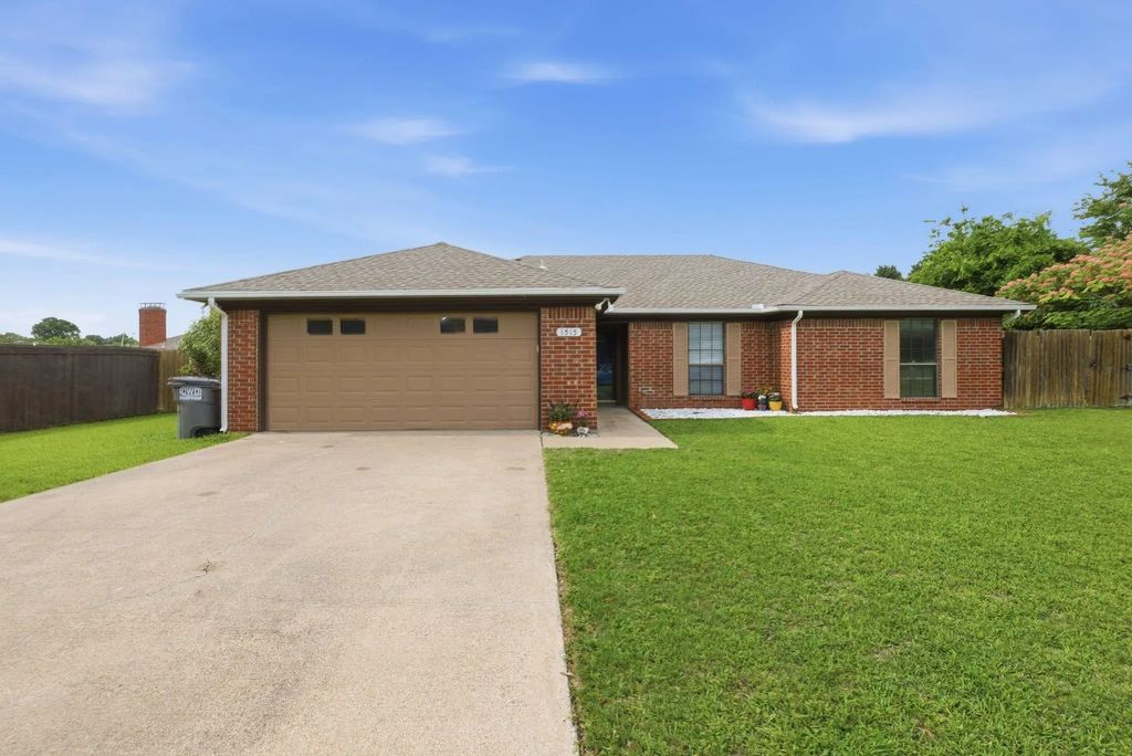 1515 Eastland Circle, Sachse