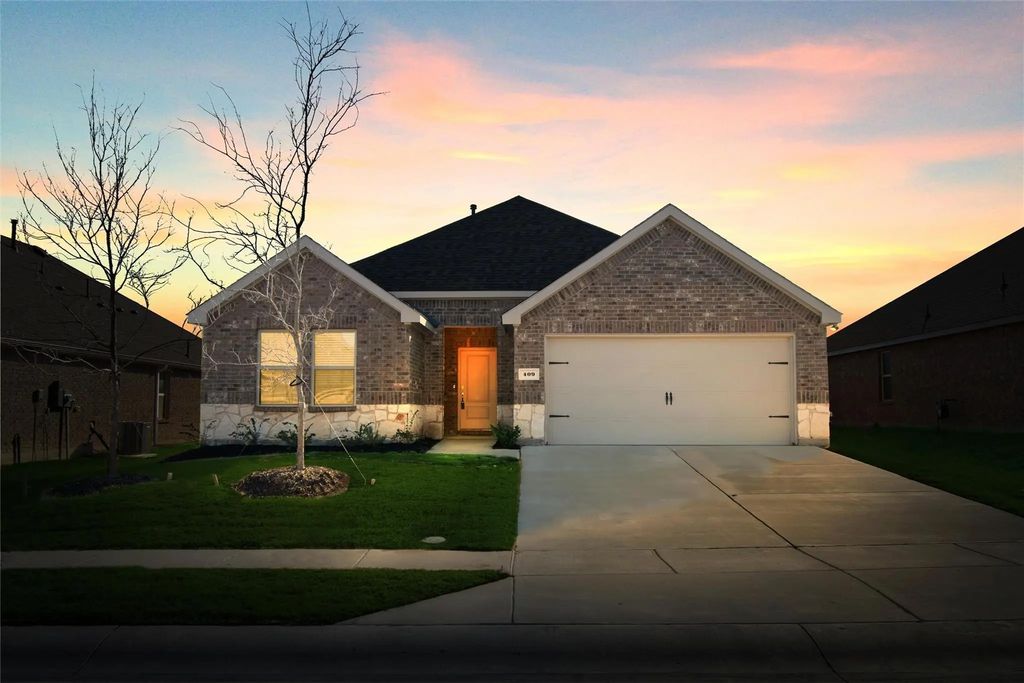 409 Willow View Way, Princeton