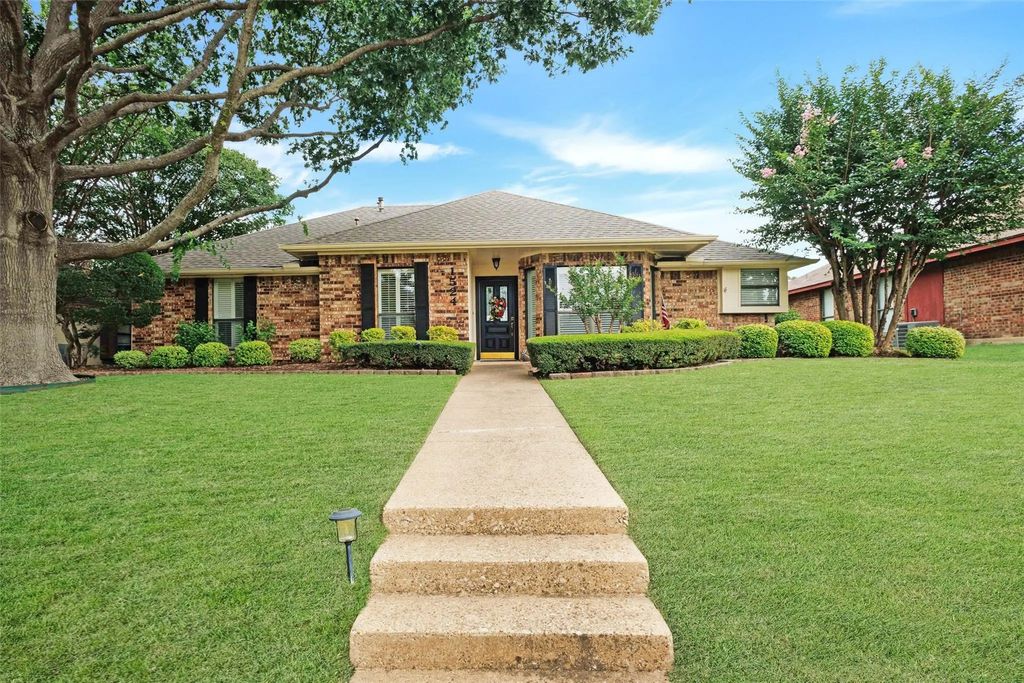 1524 Estrella Drive, Plano