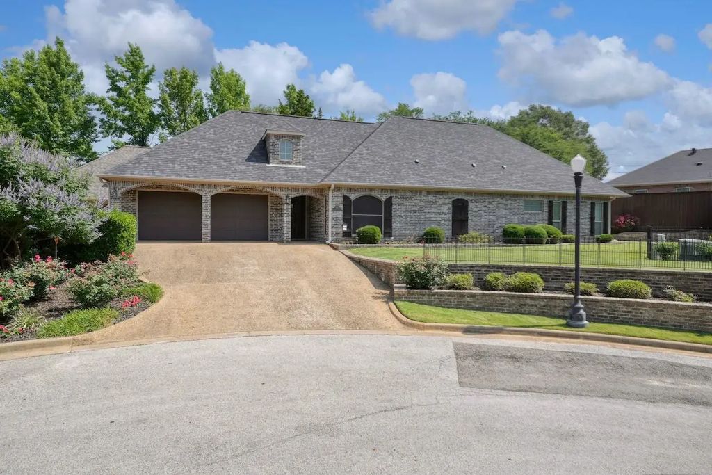 108 Timber Creek Court, Lindale