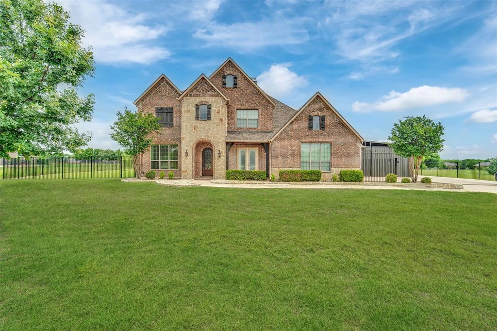2600 W Hendrix Avenue, Lucas