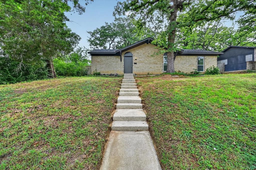 7411 Schepps Parkway, Dallas