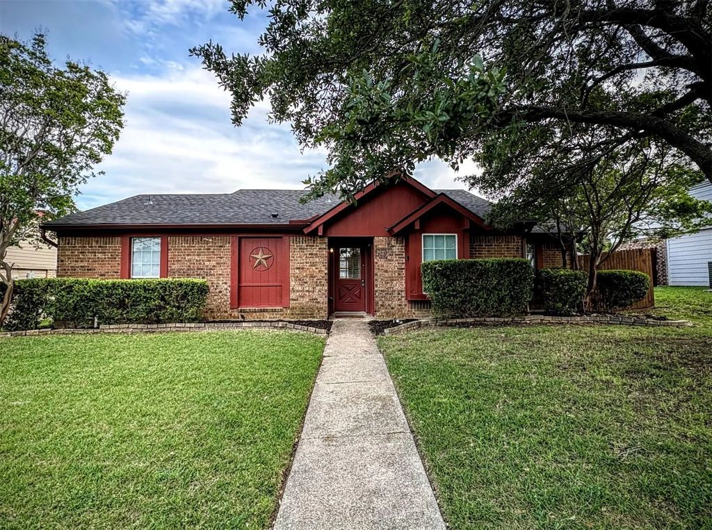 1206 High Valley Drive, Garland
