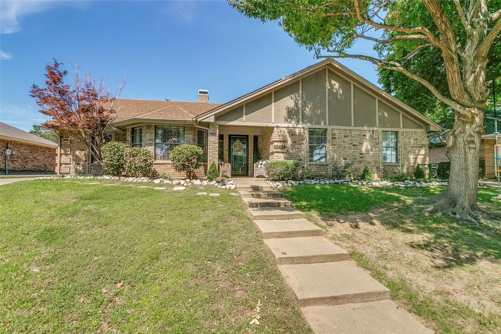 2232 Ridgewood, Bedford