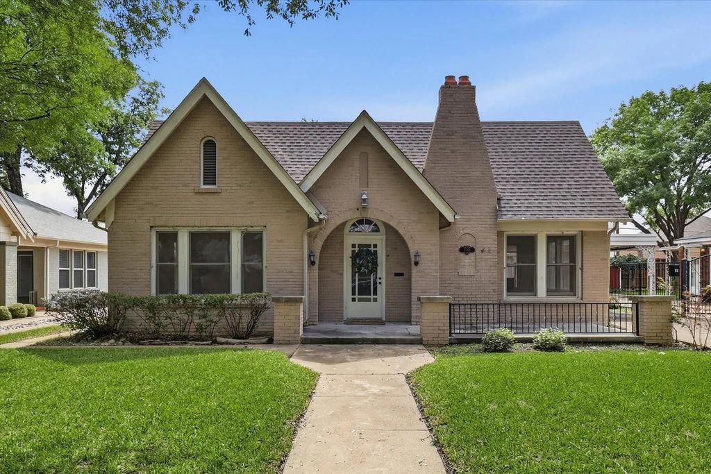 2701 Waits Avenue, Fort Worth