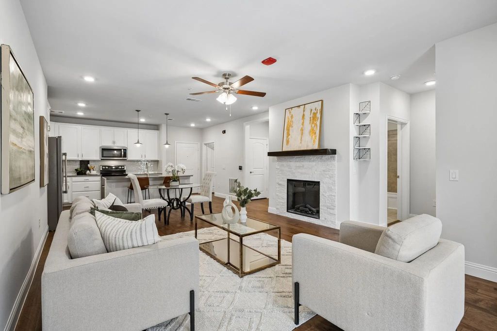 1735 Wittington Place 2205, Farmers Branch