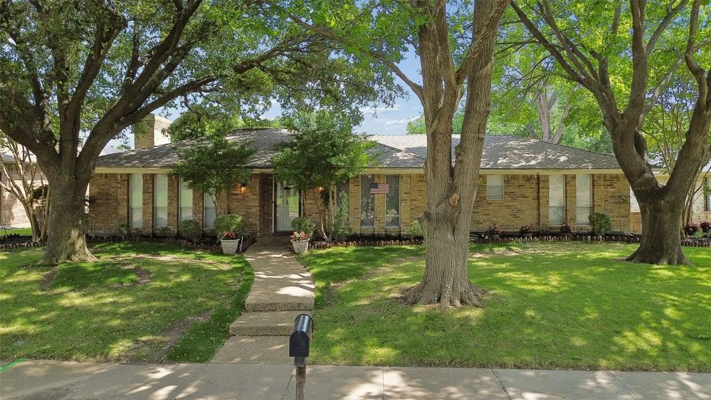 2708 Downing Drive, Plano