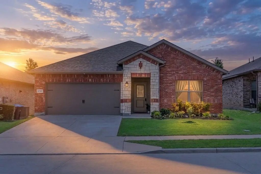 9705 Olanta Trail, Fort Worth