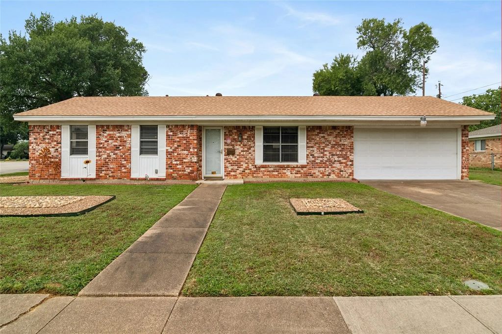 937 Patricia Street, Irving