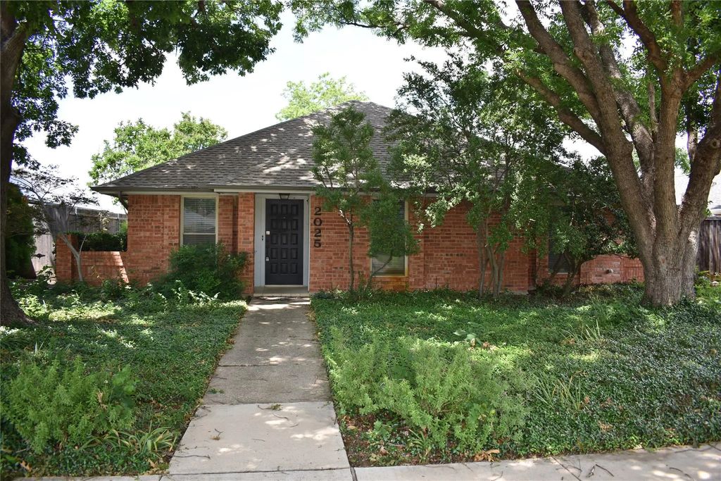 2025 Espinosa Drive, Carrollton