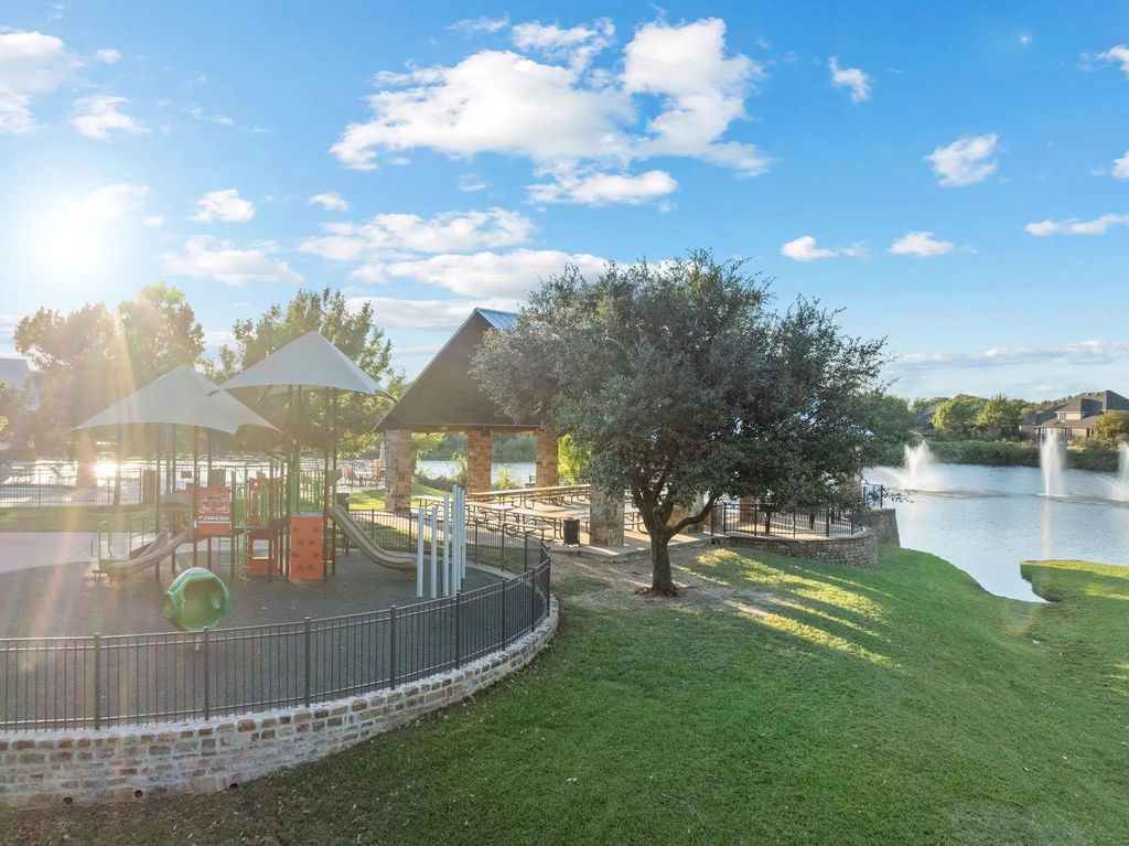 8221 Bayberry Avenue, Lantana