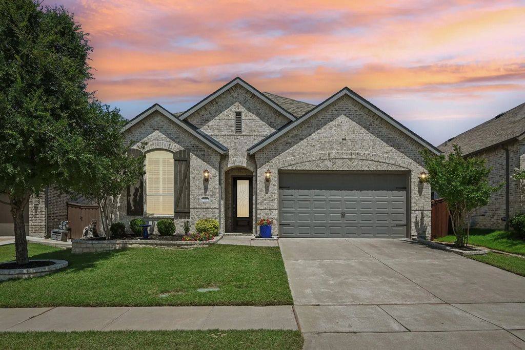 3932 Primrose Drive, Aubrey