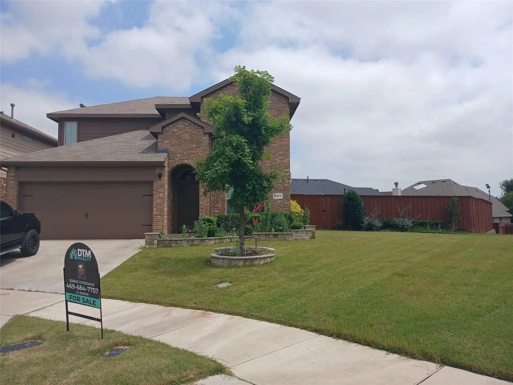 8045 Ballater Drive, Fort Worth