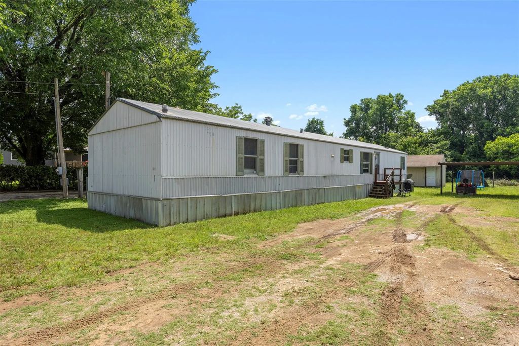 105 Syble Jean Drive, Burleson