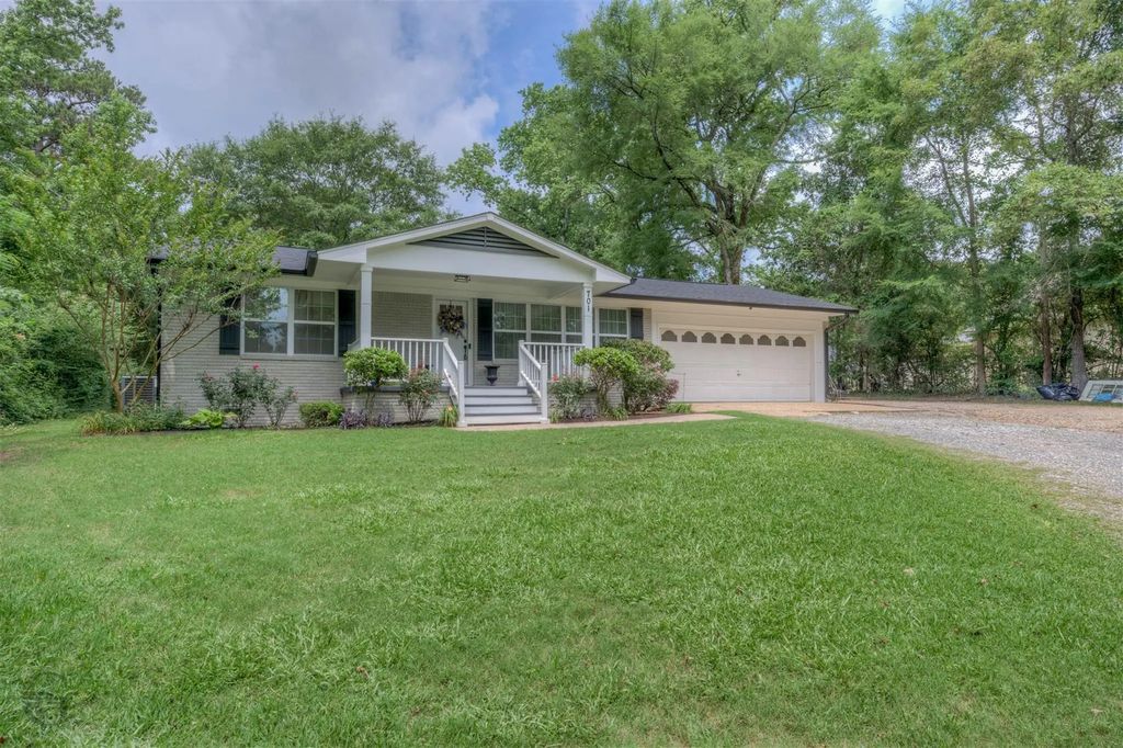 701 Chandler Road, Haughton