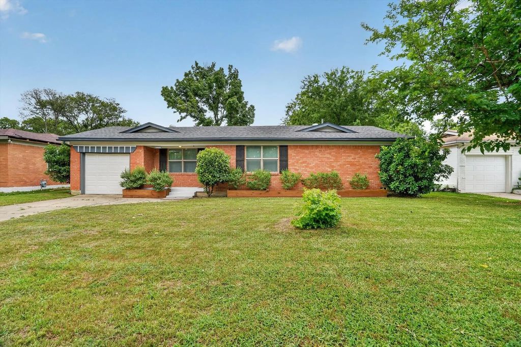 1008 Zelda Drive, Hurst