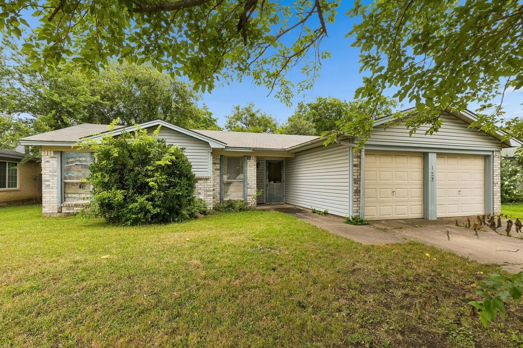 122 Cimarron Lane, Arlington