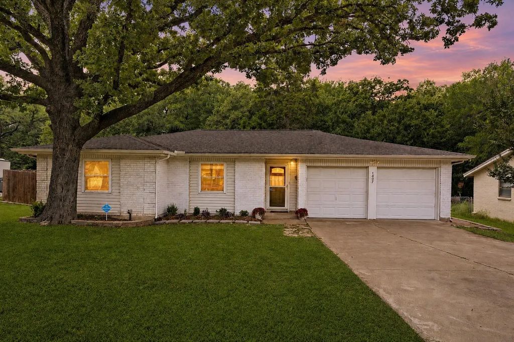 1407 Donley Drive, Euless