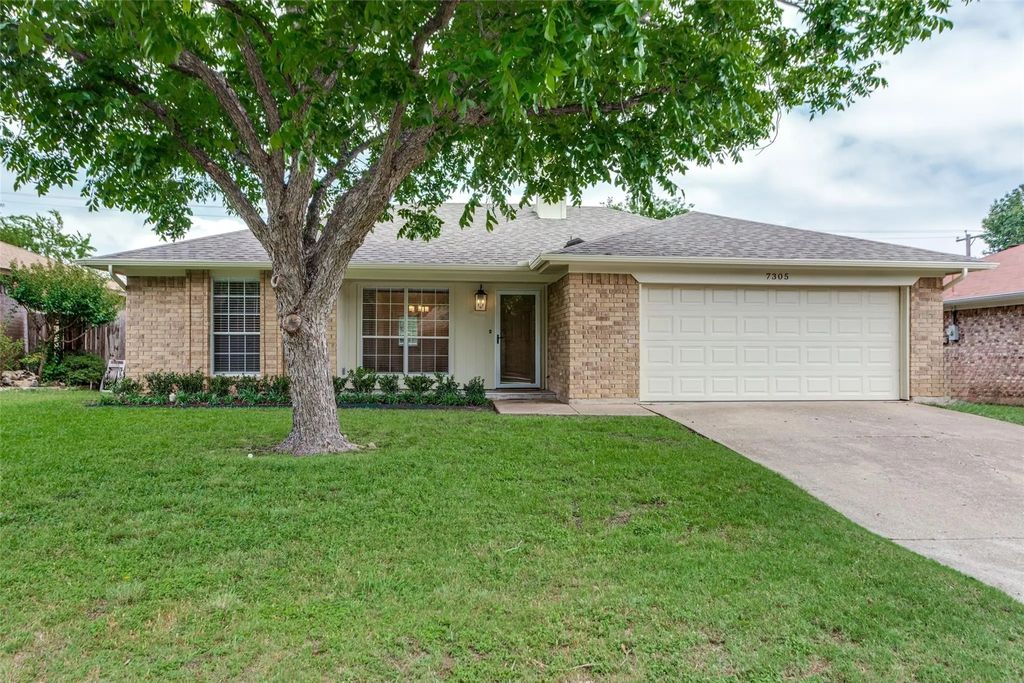 7305 S Meadow Drive E, Fort Worth