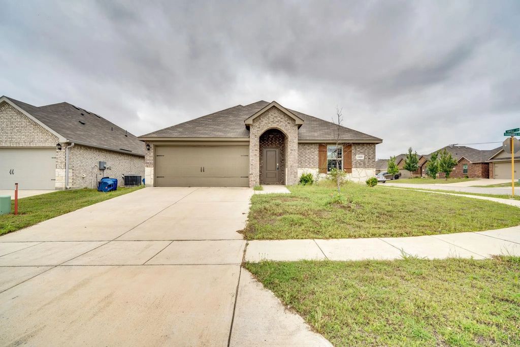 1219 Fairbanks Drive, Ennis
