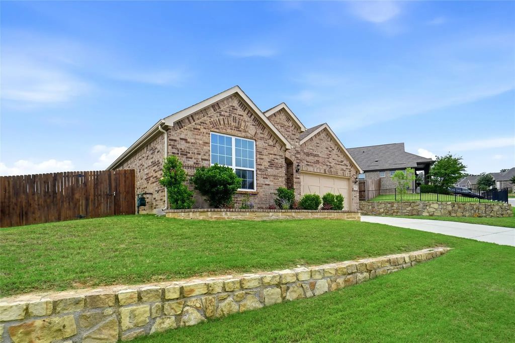 6513 Woodmere Court, Denton