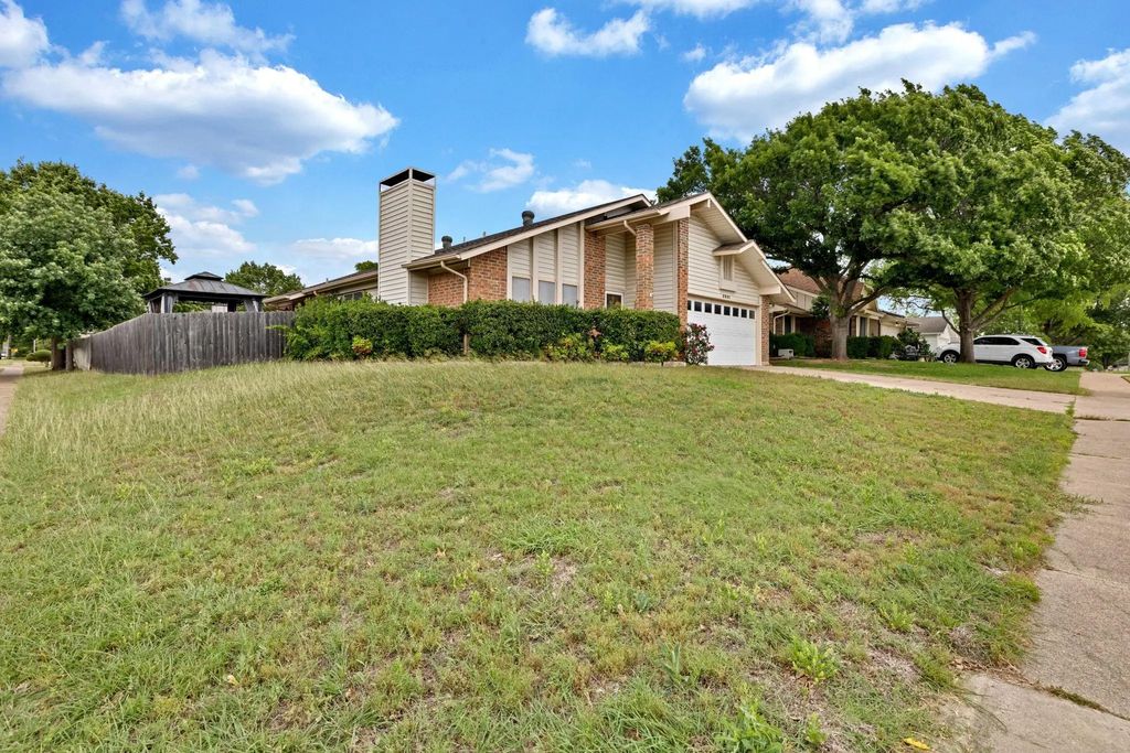 5901 Chisholm Trail, Haltom City