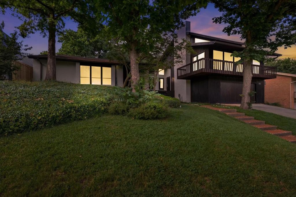 413 Rochelle Boulevard, Irving