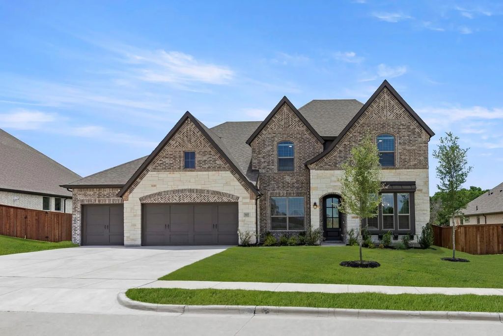 915 Allegro Avenue, Forney