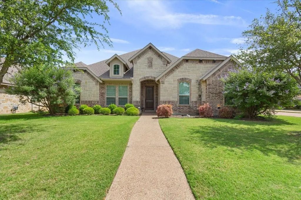 310 Desert Sky Drive, Waco