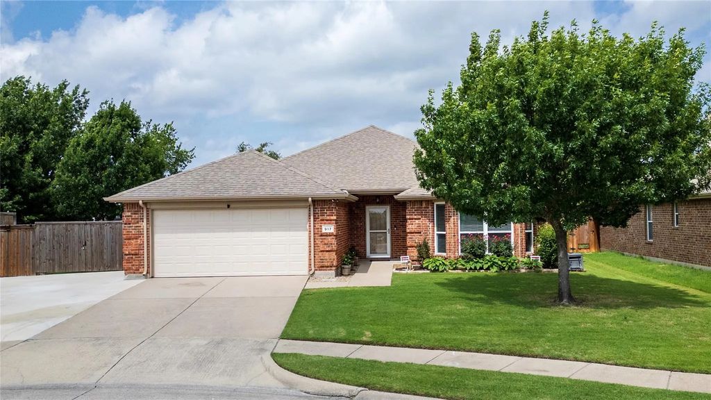 917 Zoe Street, Royse City