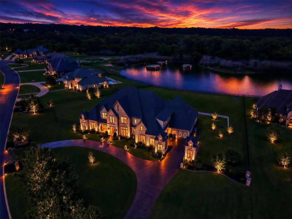 132 The Lakes Drive, Aledo