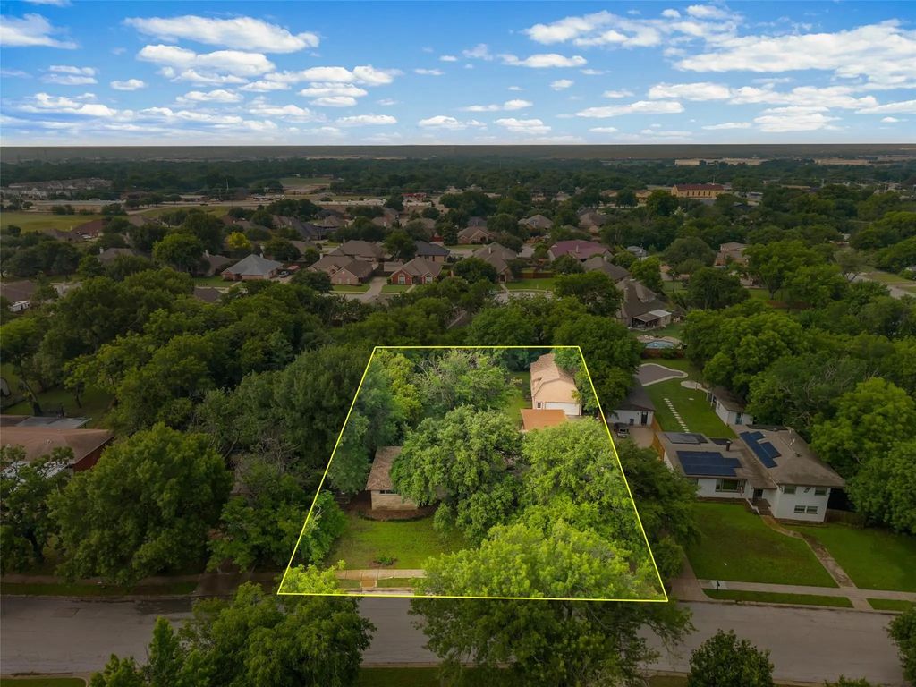 6916 Hovenkamp Avenue, Richland Hills