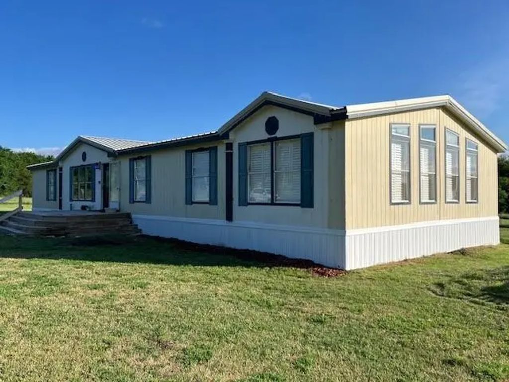 1023 County Road 4737, Cumby