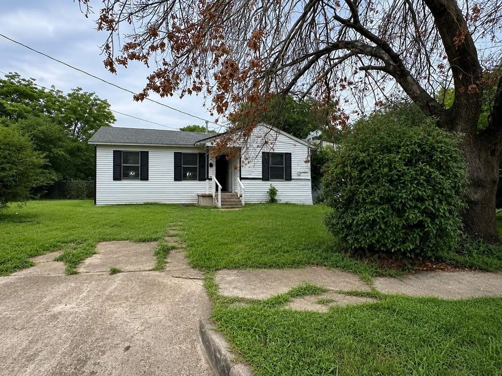 2951 E Ann Arbor Avenue, Dallas