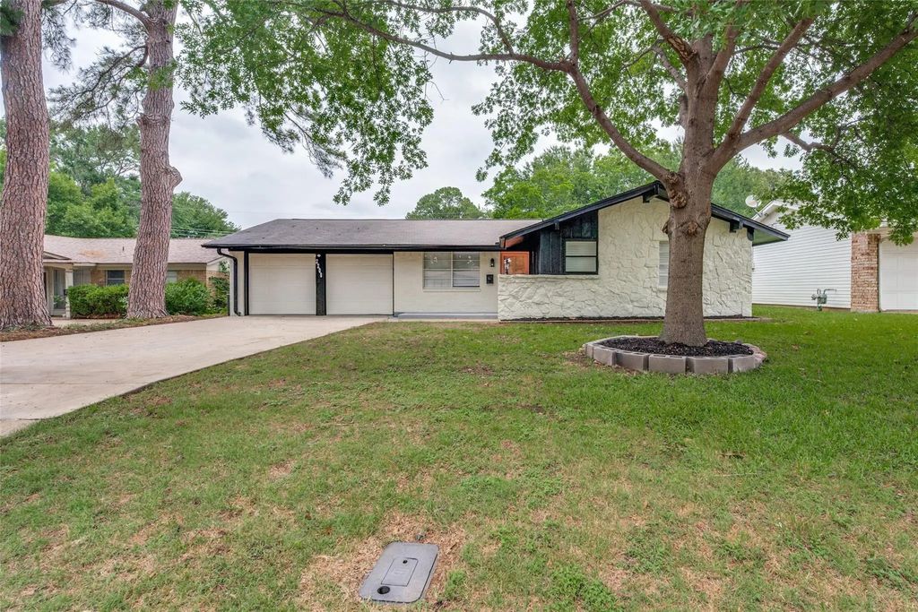 2209 Hackberry Drive, Arlington