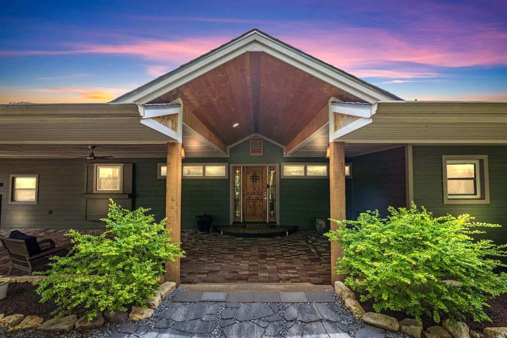 312 Mesquite Street, Glen Rose