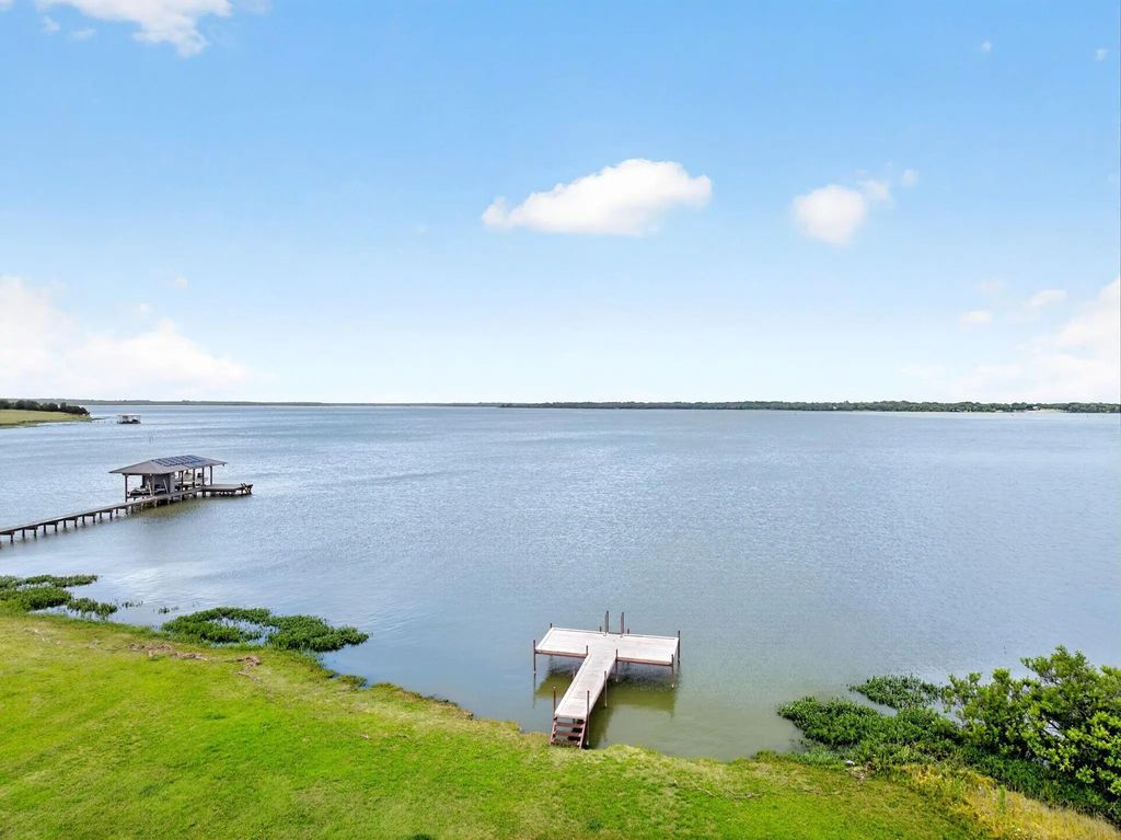 521 Ideal Circle, Quinlan