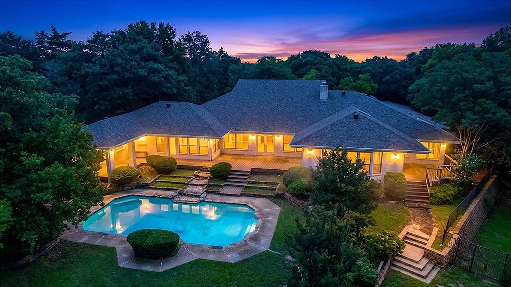 933 Mobley Road, Cedar Hill