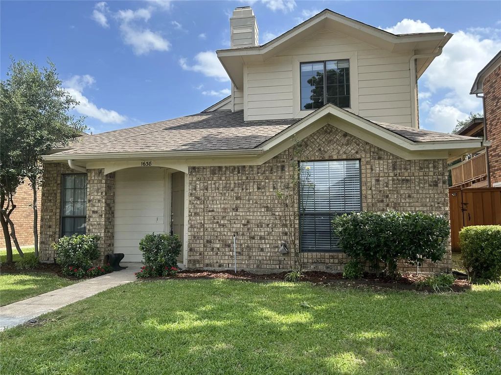 1638 Kingspoint Drive, Carrollton