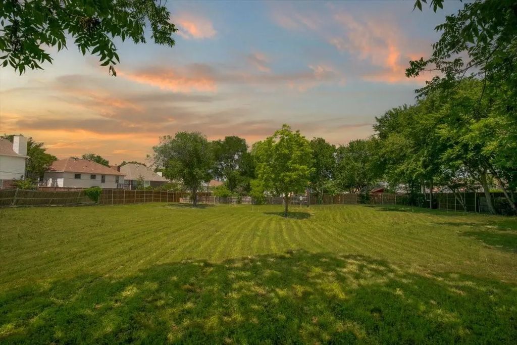 1000 Hughes Road, Grapevine