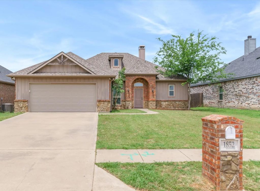 1852 Meadowview, Canton